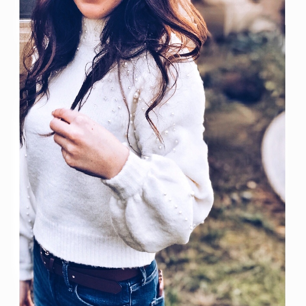 White Embellished Pearl Turtleneck Knit Sweater - Picture 3 of 8